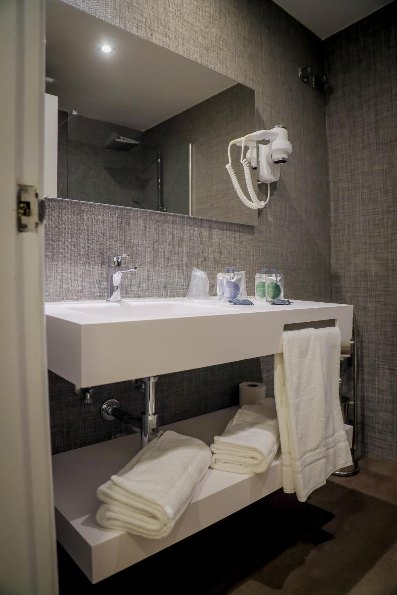 Hotel Lara Валенса Экстерьер фото