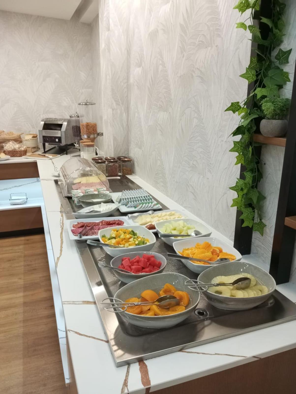 Hotel Lara Валенса Экстерьер фото